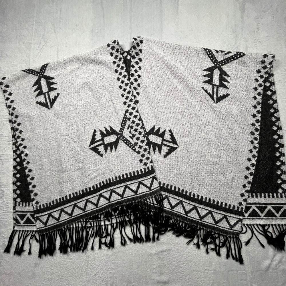 Reversible Tribal Poncho Open Front Black White Geometric Boho Fringe Wrap OS